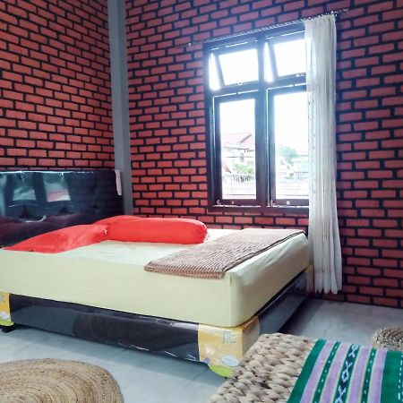 Kurnia Homestay Ternate Exterior photo