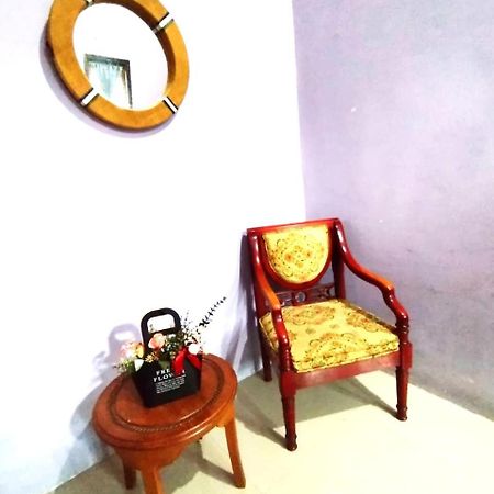 Kurnia Homestay Ternate Exterior photo