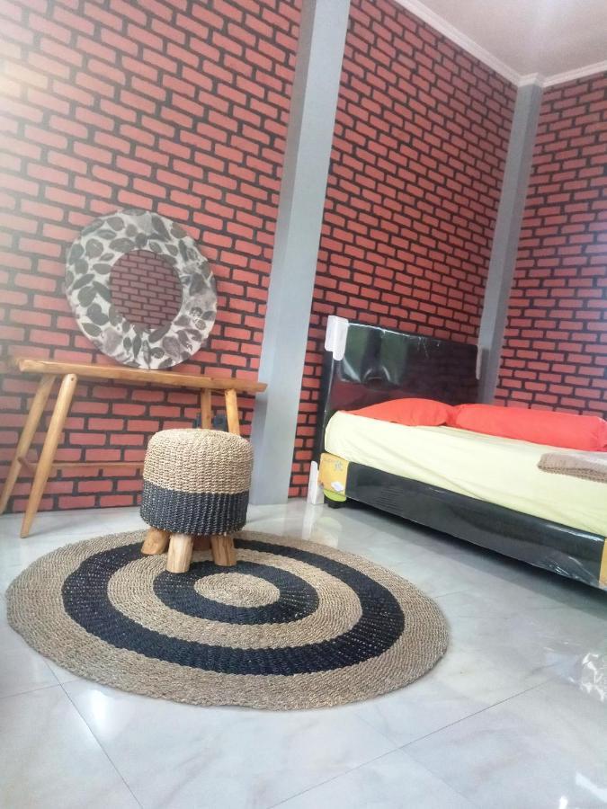 Kurnia Homestay Ternate Exterior photo