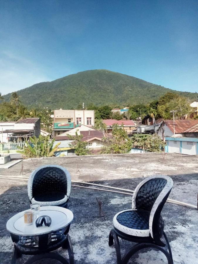 Kurnia Homestay Ternate Exterior photo