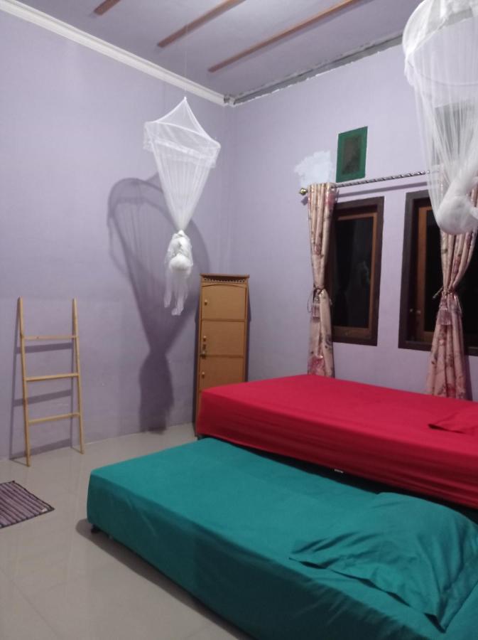 Kurnia Homestay Ternate Exterior photo